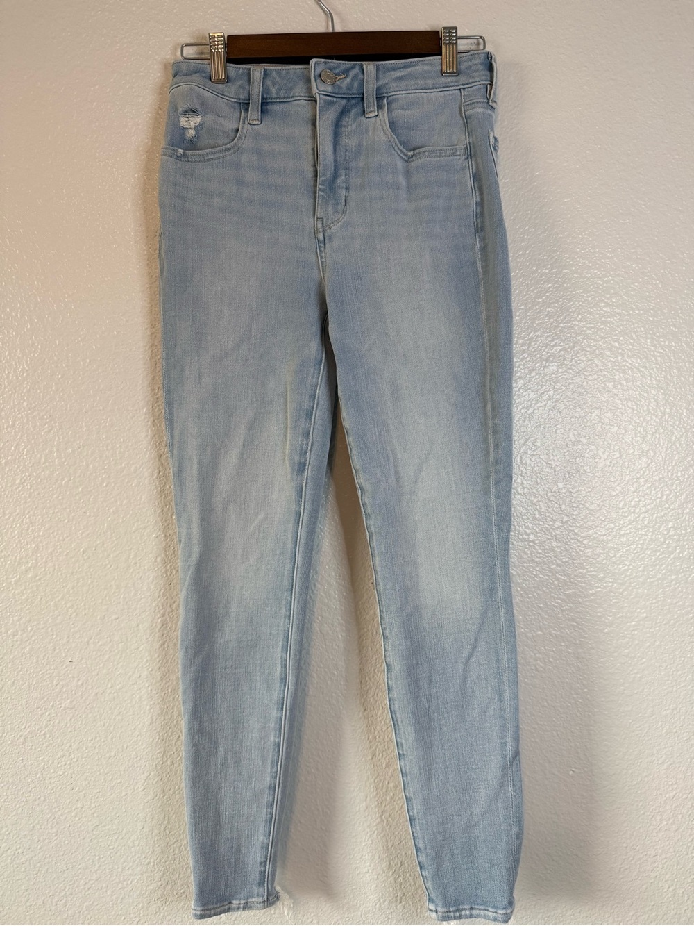 American Eagle Super High Rise Jegging Light Wash Jeans Women’s Size 2 Short